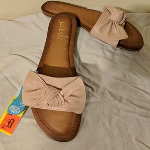 Pale nude pink bow toe sandals